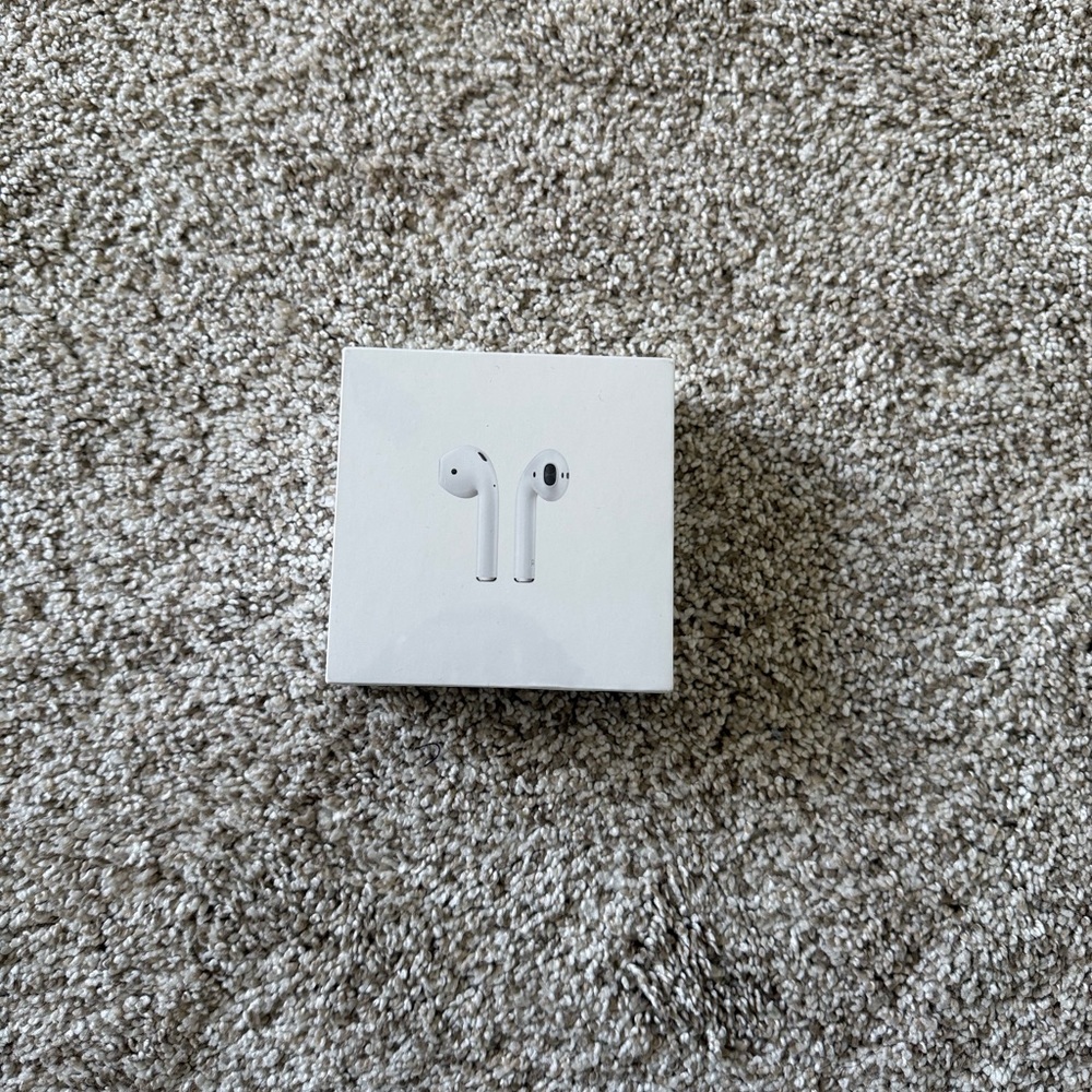 ❗️SOLD❗️Apple AirPods (2nd Gen) with Charging Case